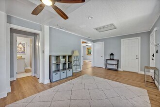 525 S Crystal Lake Dr in Orlando, FL - Building Photo - Building Photo