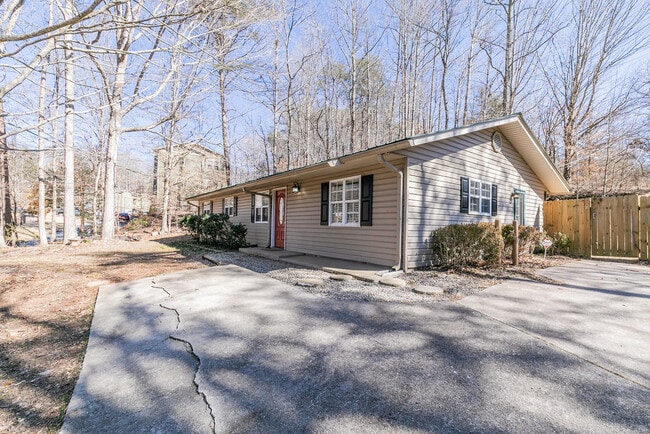 963 Happy Hollow Rd in Dahlonega, GA - Building Photo - Building Photo