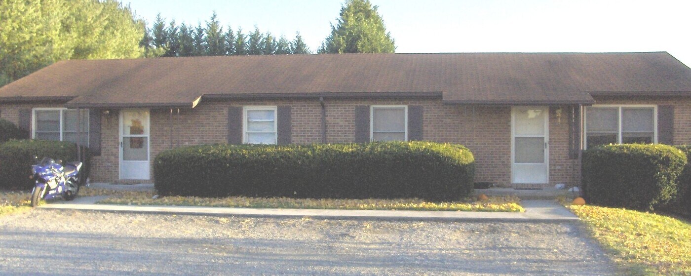 2865 Walls Branch Rd in Blacksburg, VA - Building Photo