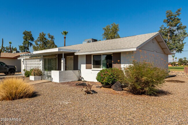 10824 W Crosby Dr in Sun City, AZ - Building Photo - Building Photo