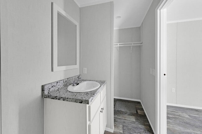 684 Reeves Dr in Fort Walton Beach, FL - Building Photo - Building Photo