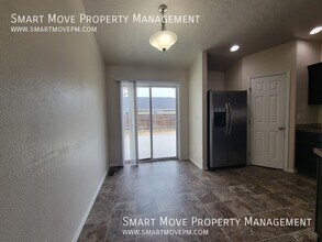4284 S Overhill Way in Meridian, ID - Building Photo - Building Photo