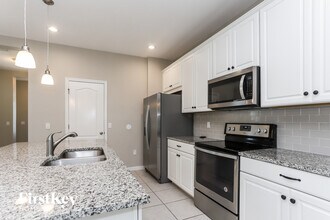 7143 Bowspirit Pl in Apollo Beach, FL - Building Photo - Building Photo