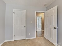 208 Cobblestone Ct photo'