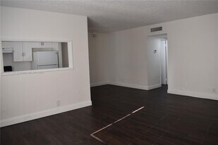 4160 NW 21st St in Lauderhill, FL - Building Photo