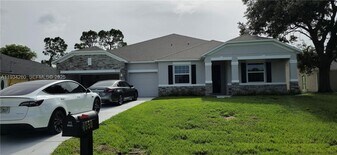 4650 SW Quezon St in Port St. Lucie, FL - Building Photo
