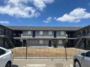 1956 Darrah St in Ceres, CA - Foto de edificio - Building Photo