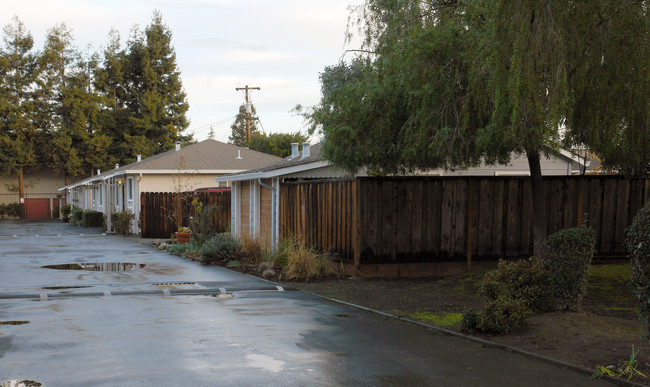 1906 Rock St Apartments in Mountain View, CA - Building Photo - Building Photo