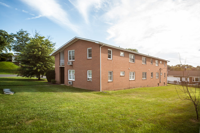 300 Cornell Ave in Hagerstown, MD - Building Photo - Building Photo