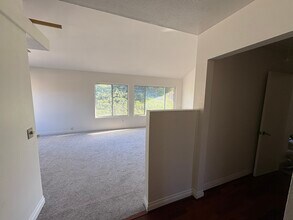 930 Via Mil Cumbres in Solana Beach, CA - Building Photo - Building Photo
