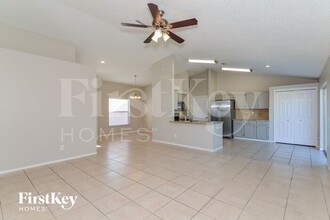 6028 61st Ct E in Palmetto, FL - Foto de edificio - Building Photo