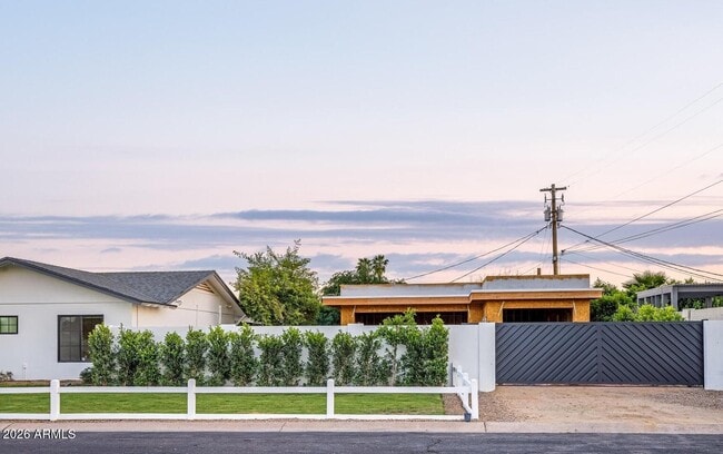 6929 E Mariposa Dr in Scottsdale, AZ - Building Photo - Building Photo