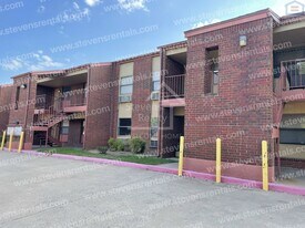 1912 SW D Ave in Lawton, OK - Building Photo