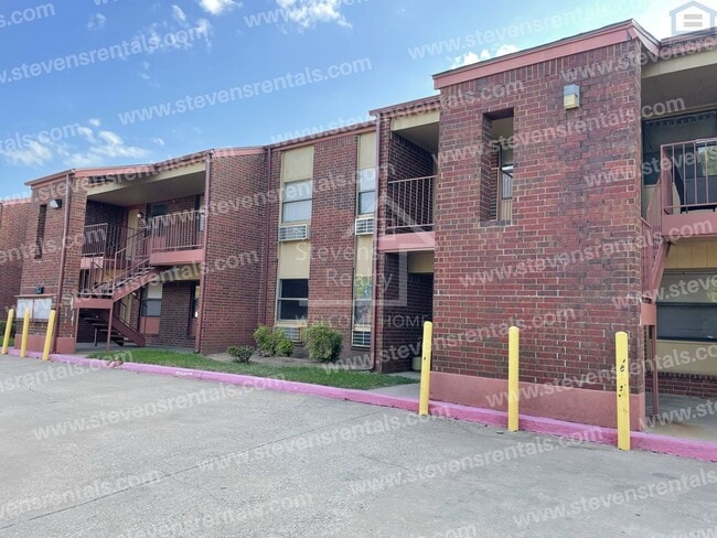 property at 1912 SW D Ave