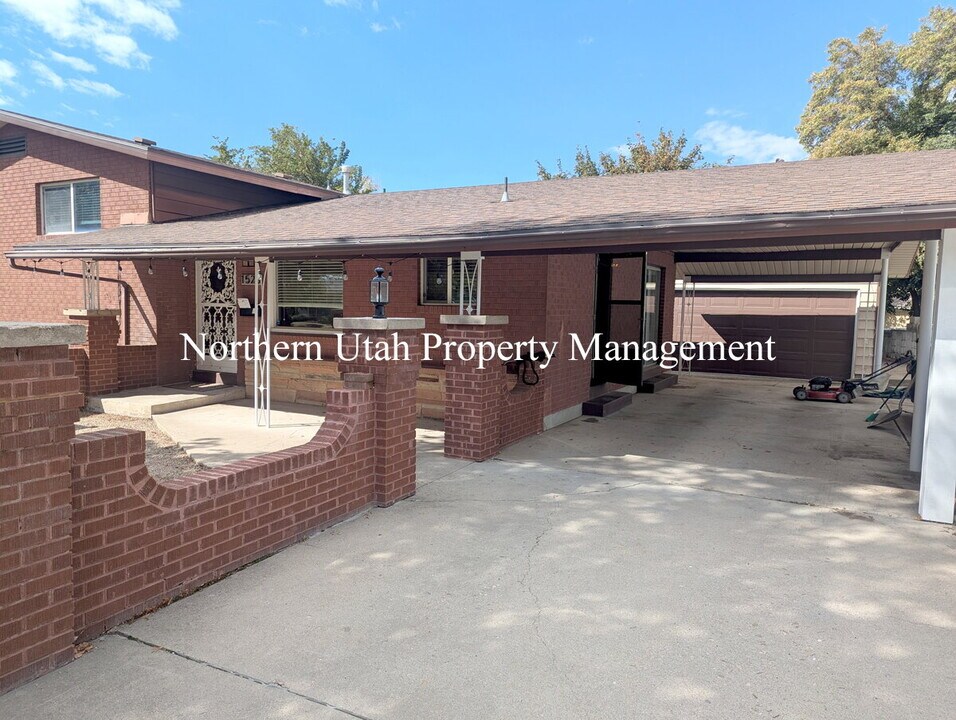 1528 Sunview Dr in Ogden, UT - Building Photo