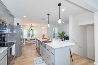 64 Tate Manor Dr in Charles Town, WV - Foto de edificio - Building Photo