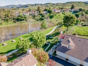 264 Ridgeton Ln in Simi Valley, CA - Building Photo - Building Photo