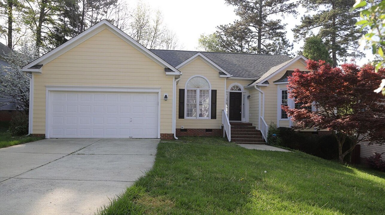 5301 Harrington Grove Dr in Raleigh, NC - Building Photo