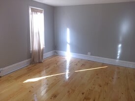 605 Spring St, Unit 1 in Hawley, PA - Building Photo