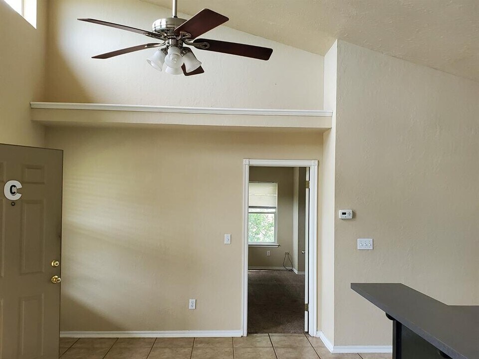 22548 OK-49-Unit -F in Lawton, OK - Building Photo