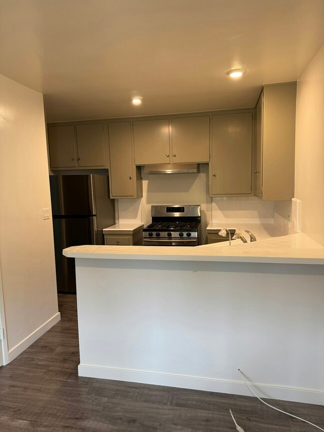 6436 Whitsett Ave in Los Angeles, CA - Building Photo - Building Photo