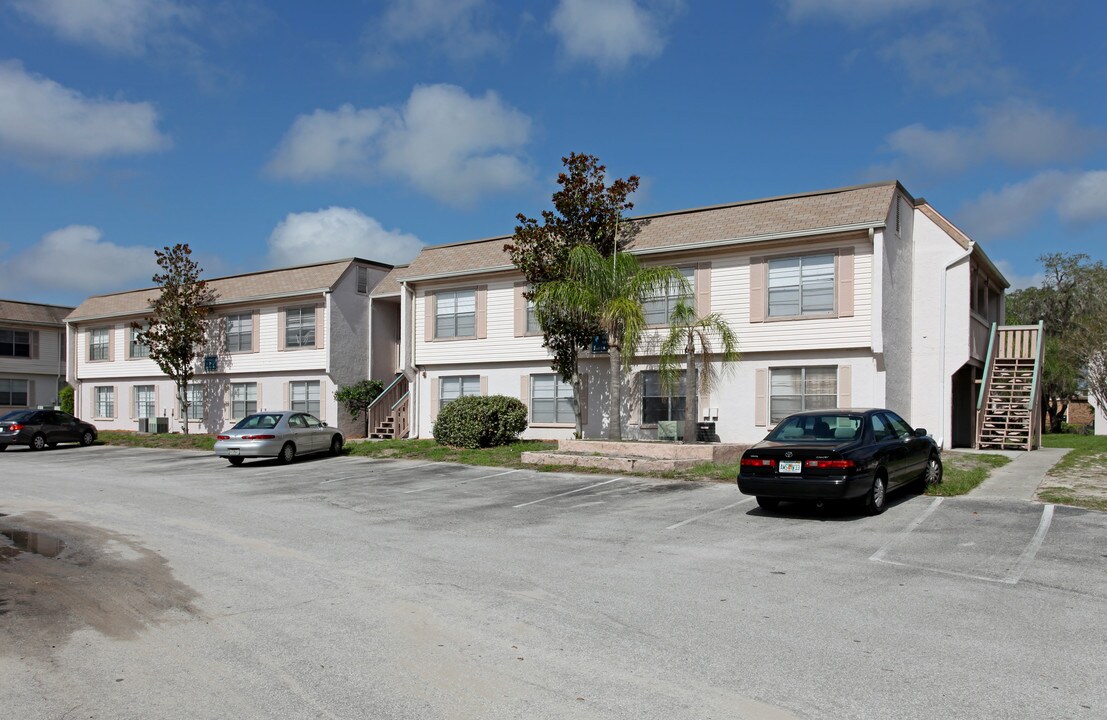 West Oaks Apartments in Orlando, FL - Building Photo
