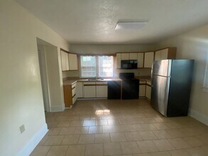 1205 W Friendly Ave in Greensboro, NC - Building Photo - Building Photo