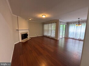 9230 Cardinal Forest Ln in Lorton, VA - Building Photo - Building Photo