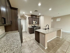 6679 Salt Pond Bay St in Las Vegas, NV - Building Photo - Building Photo