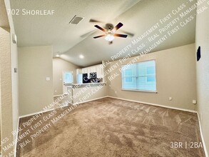 702 Shorleaf in San Antonio, TX - Building Photo - Building Photo