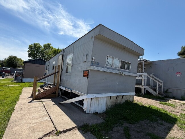 property at 2825 SE 14th St