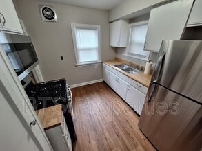 902 E Seneca Pl in Peoria, IL - Building Photo - Building Photo