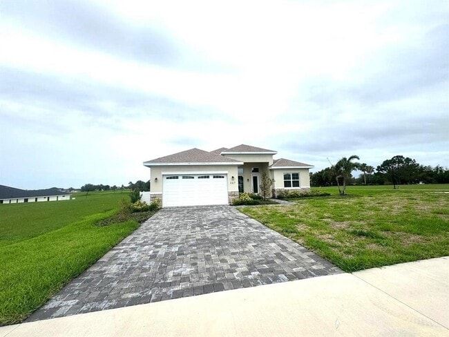 267 Amaryllis Way in Lake Alfred, FL - Building Photo - Building Photo