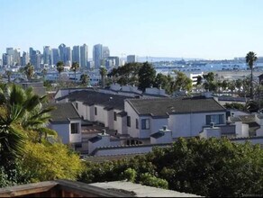 1885 Titus St in San Diego, CA - Building Photo - Building Photo