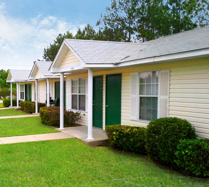 Sawgrass Apartments in Orange Beach, AL - Building Photo