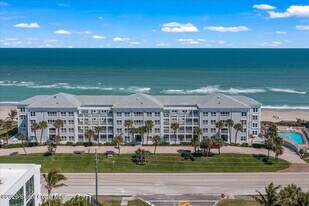 3037 S Hwy A1A in Melbourne Beach, FL - Building Photo