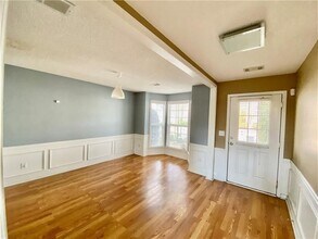 9020 Friarbridge Dr in Suwanee, GA - Building Photo - Building Photo