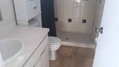 233 SE Van Loon Terrace, Unit 233 SE Van Loon Terr #C in Cape Coral, FL - Building Photo - Building Photo