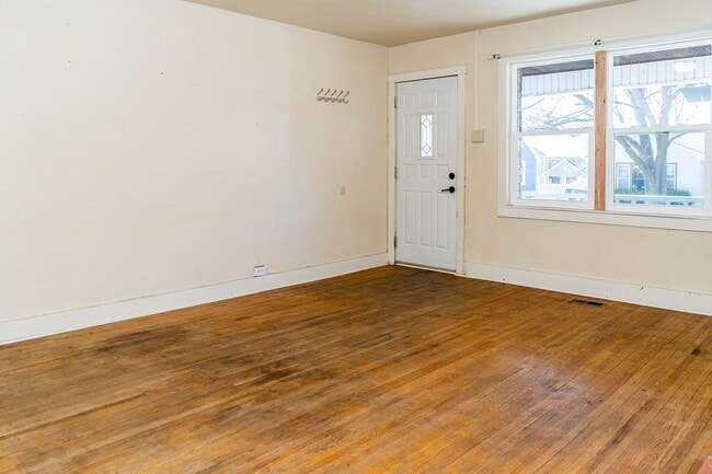 property at 606 Paris Ct