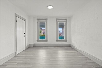 385 Seventh St in Buffalo, NY - Building Photo - Building Photo