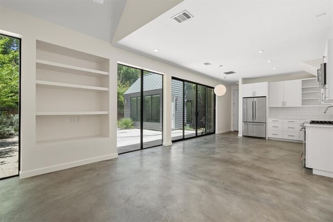 property at 1808 Ford St