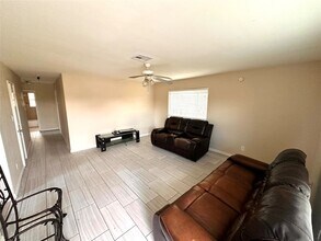 2618 Hill Ave in Dickinson, TX - Building Photo - Building Photo