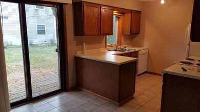 4654 Hayes Rd, Unit 1 in Madison, WI - Foto de edificio - Building Photo