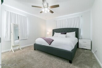 6221 Ashwood Ln in Jacksonville, FL - Building Photo - Building Photo