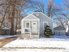 1216 Cherokee Ave in Royal Oak, MI - Building Photo