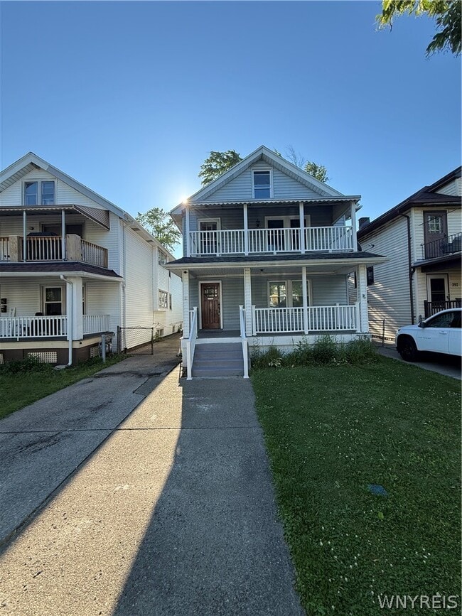 301 Crestwood Ave