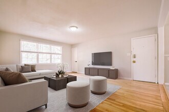 9 Berkley Pl in Savannah, GA - Foto de edificio - Building Photo