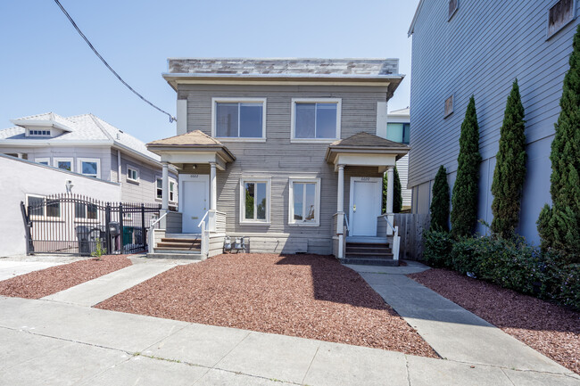 6020 Telegraph Ave in Oakland, CA - Building Photo - Building Photo