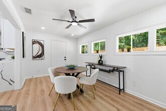 2541 Santa Barbara Dr NW in Atlanta, GA - Building Photo - Building Photo