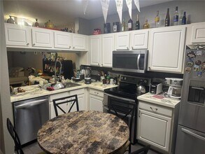 2454 Lake Woodberry Cir in Brandon, FL - Building Photo - Building Photo